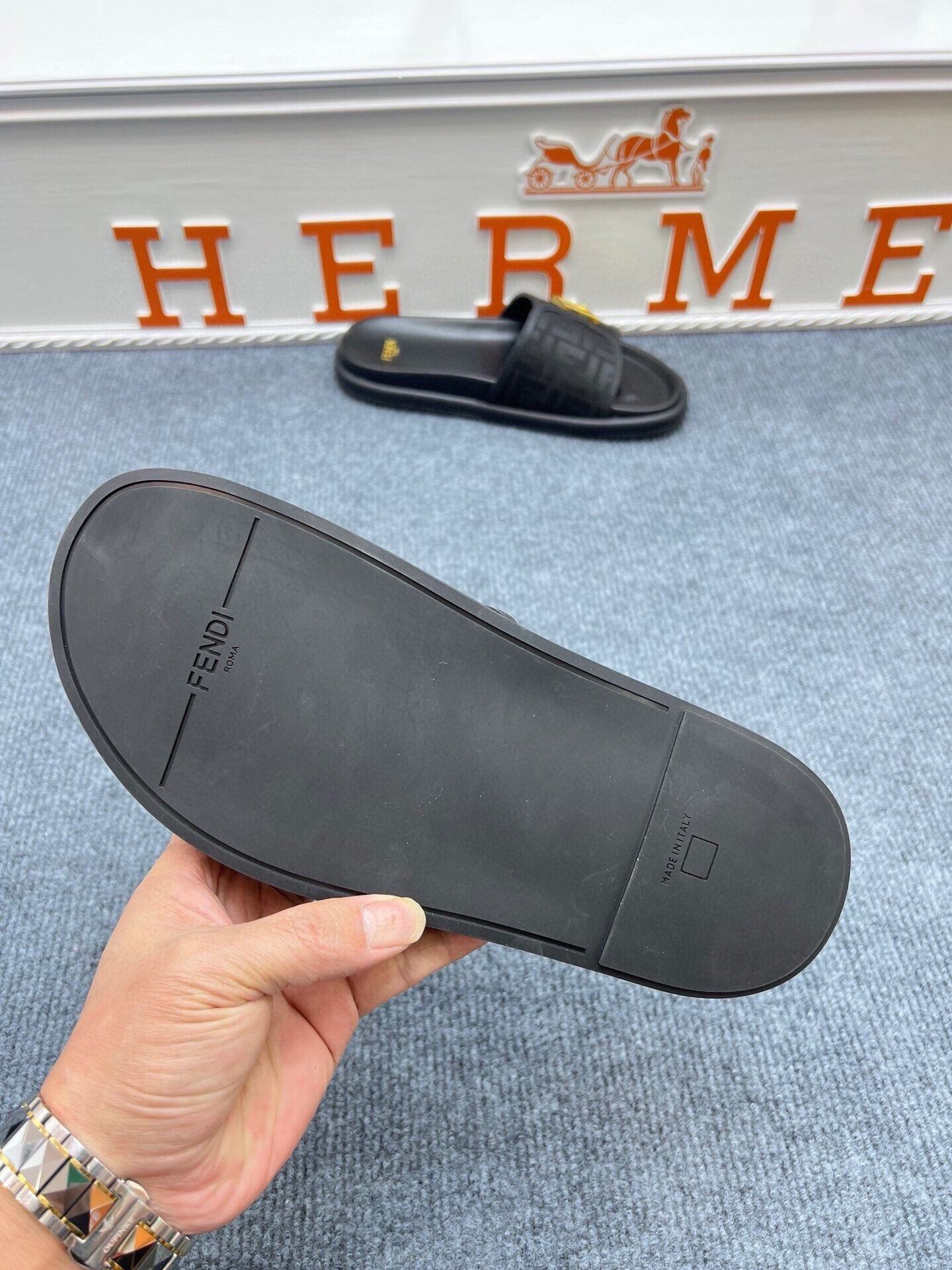 54F37Z  fashion slippers