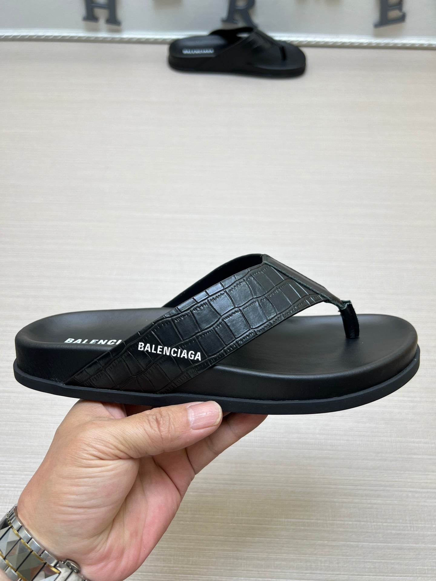 54J98Z    fashion slippers