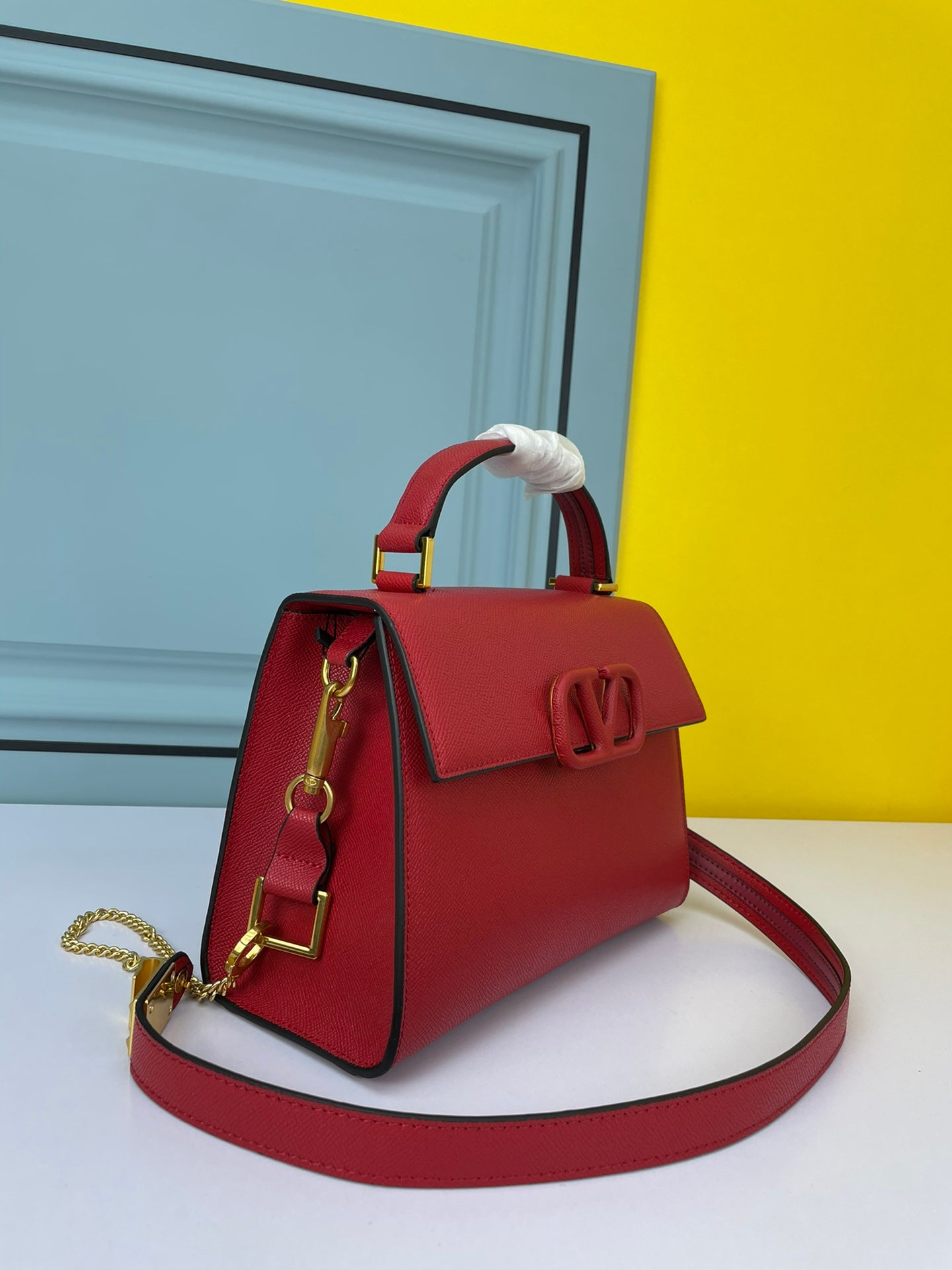 1XVL30B  Fashionable leather bag 