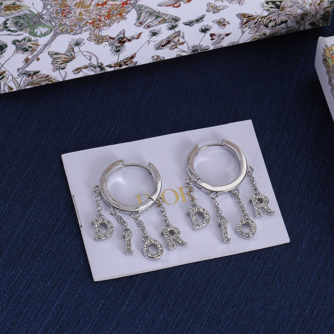 14D585E  Fashionable and high quality Earrings