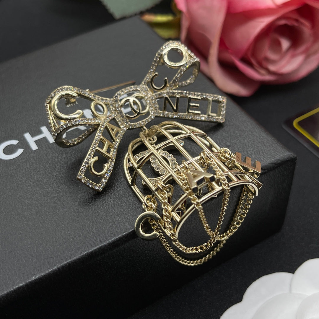 14C845X  Fashion Brooch