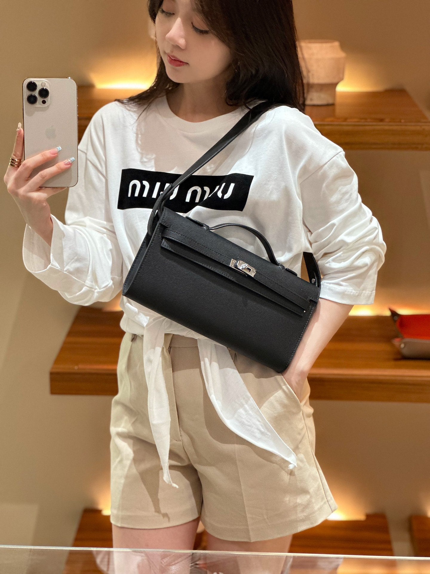 1XH68B (Fashionable leather bag )