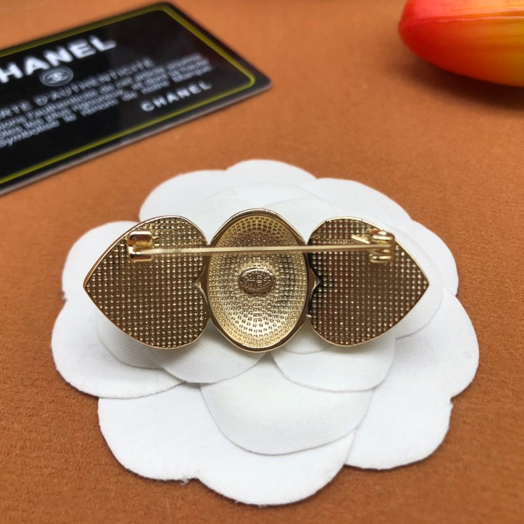 14C858X  Fashion Brooch