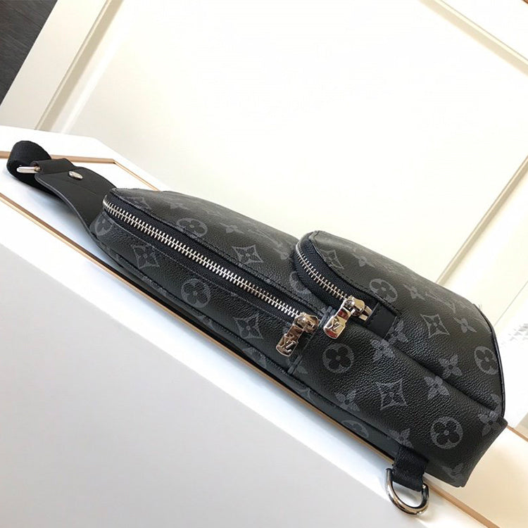 1E18B  Fashionable leather bag 