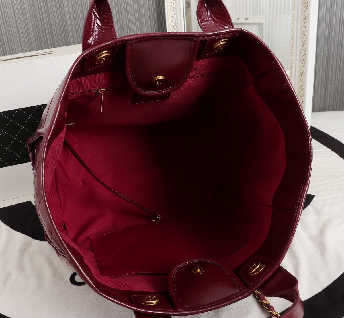 2XE349B  Fashionable leather bag 