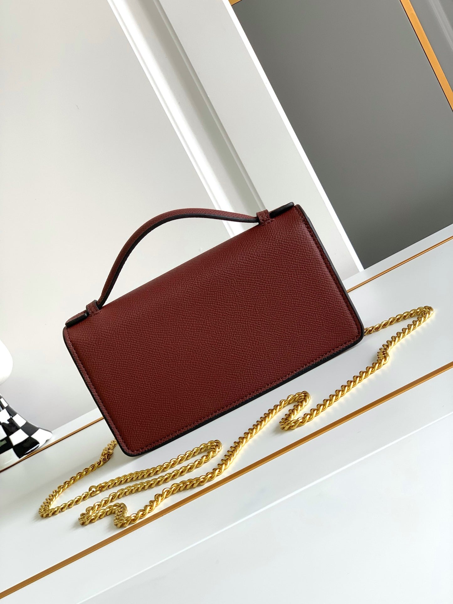 1XVL272B  Fashionable leather bag 