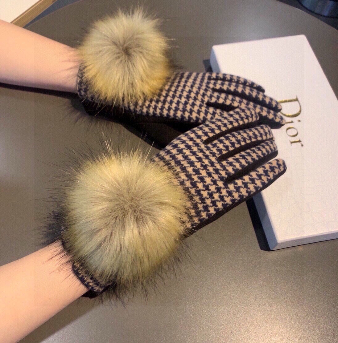 14D39S   High quality fashionable Wool gloves