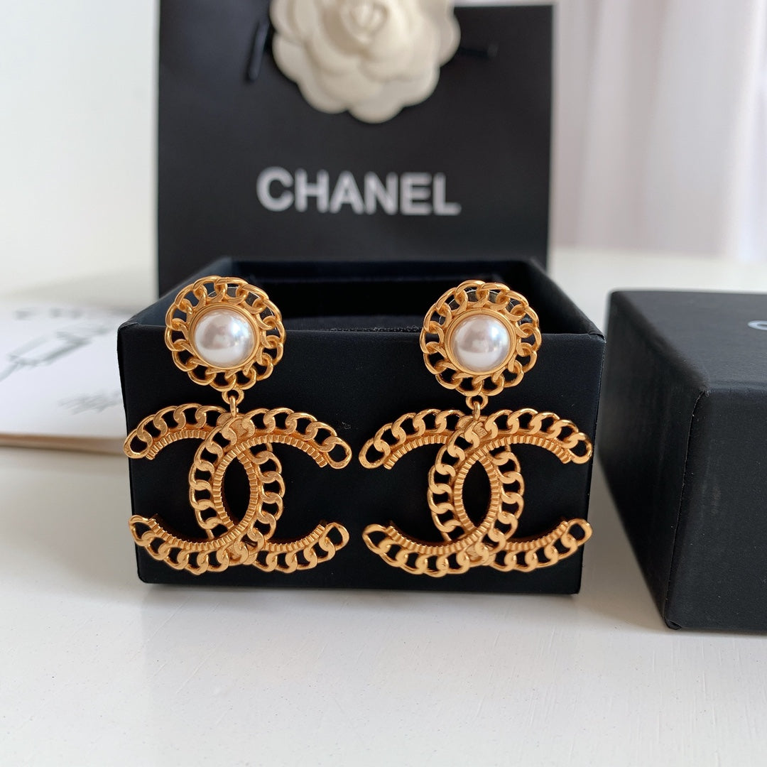 14C99E  Fashionable and high quality earrings