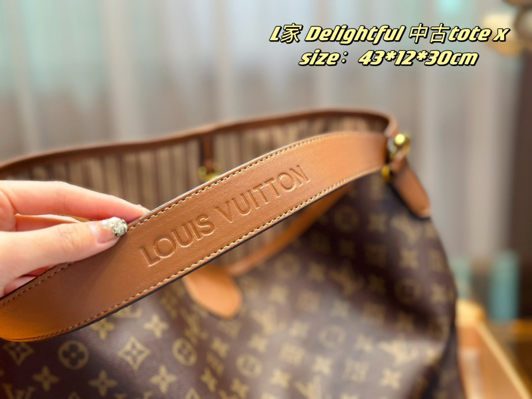 6XE213B (  Fashionable leather bag )