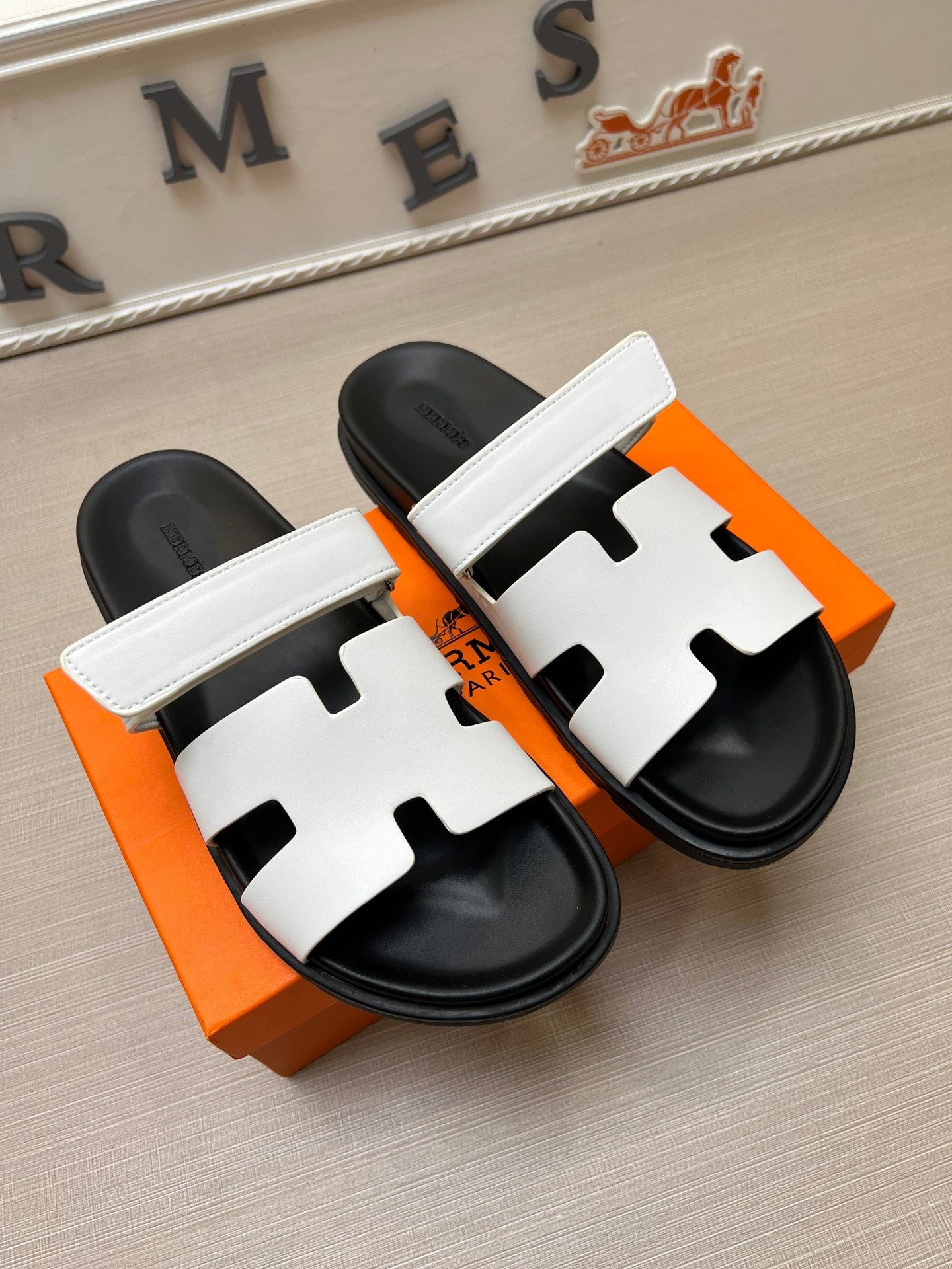 54H1Z    fashionslippers