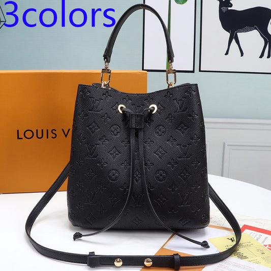 1E81B  Fashionable leather bag 