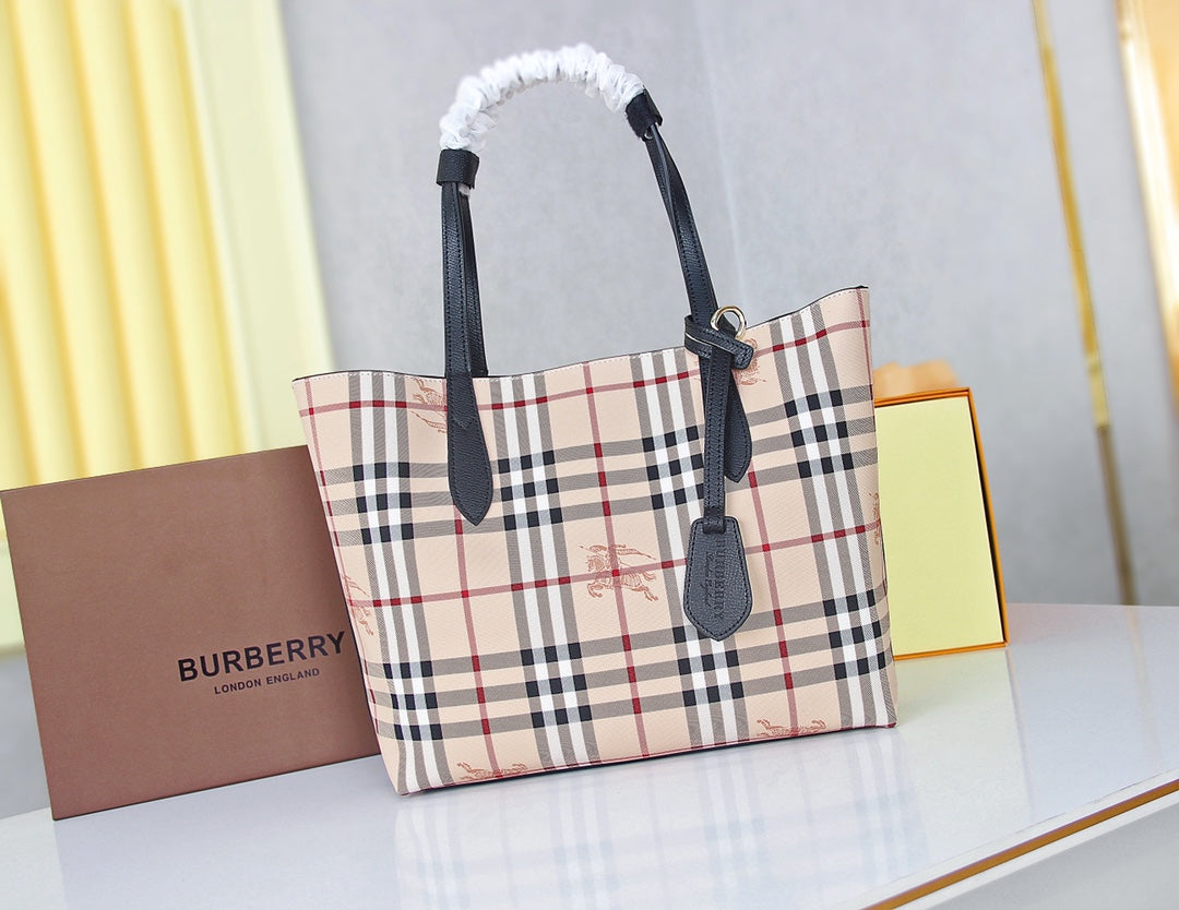 2XR267B  Fashionable leather bag 