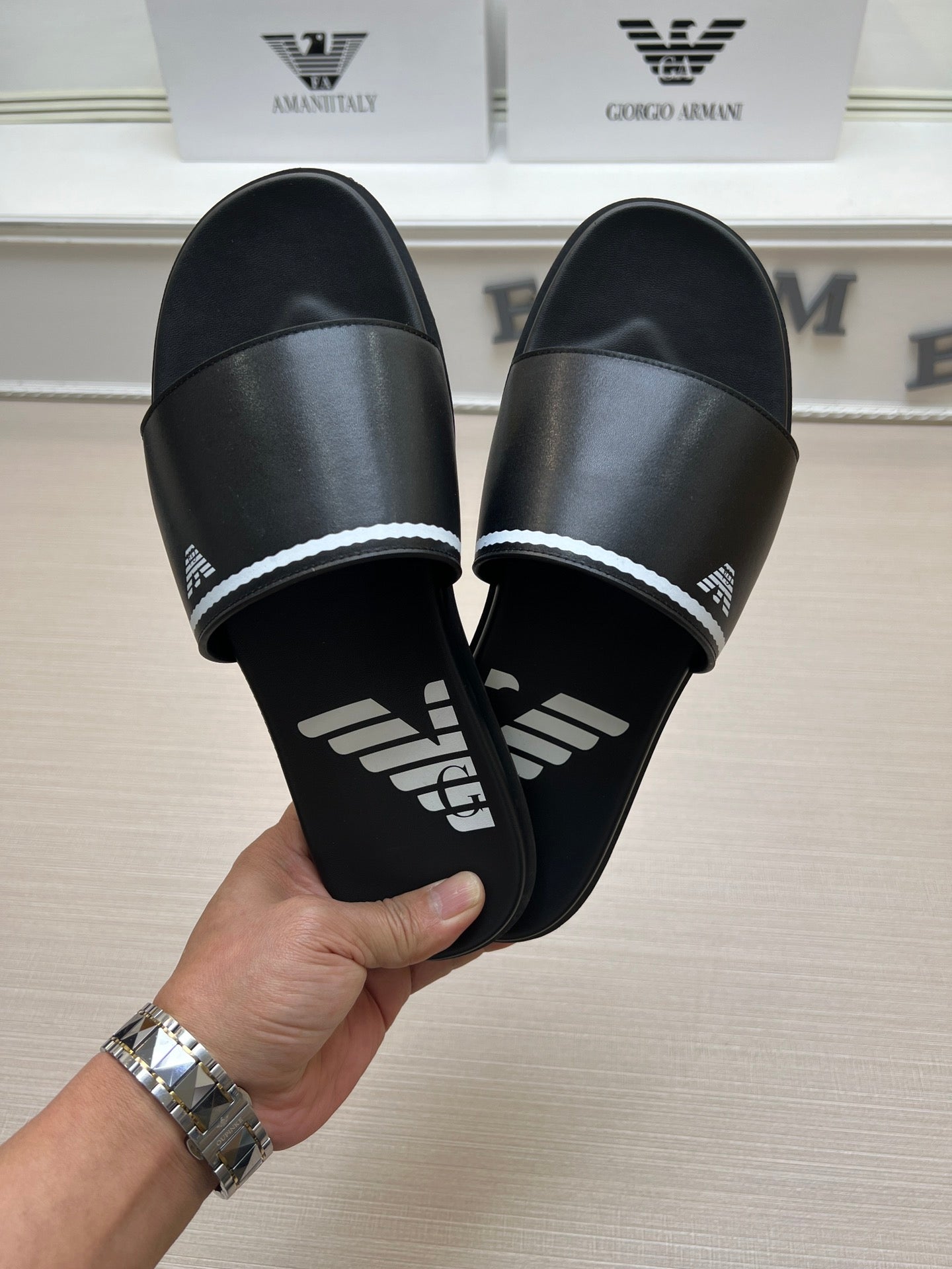 54A102Z    fashion  slippers