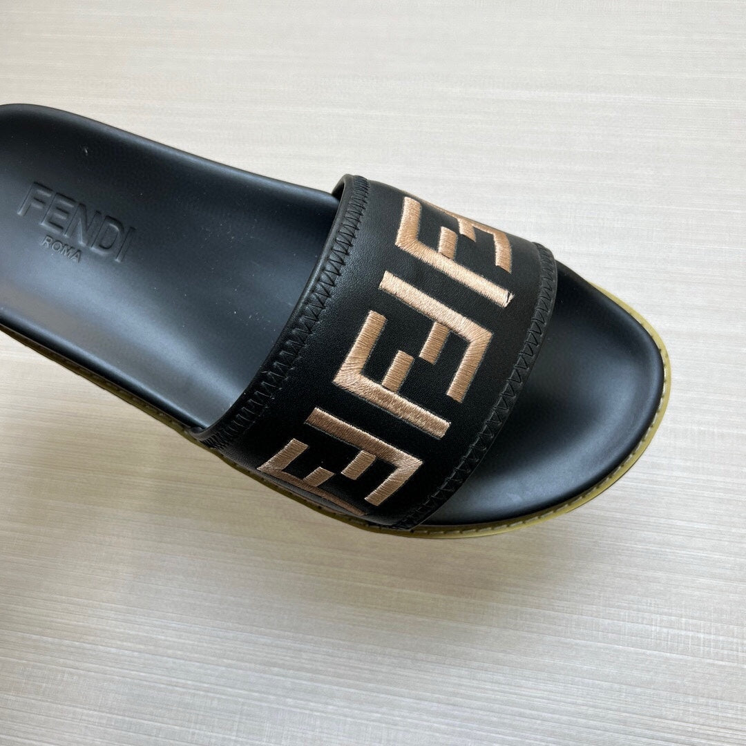 54F25Z    fashion  slippers