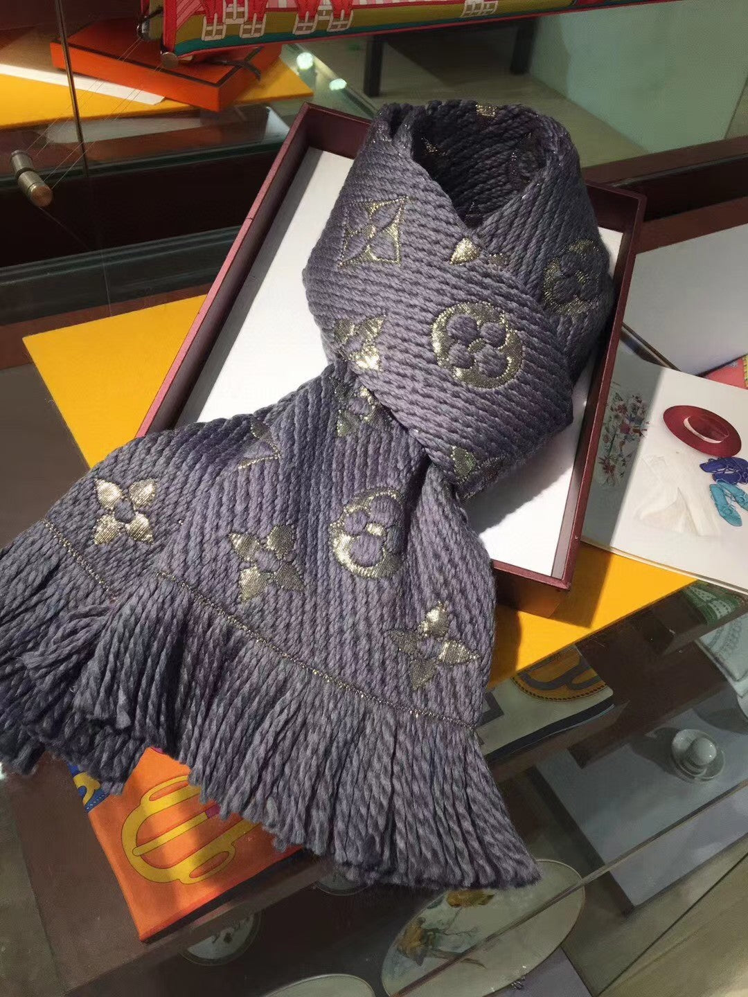 14E202W　Fashion scarves