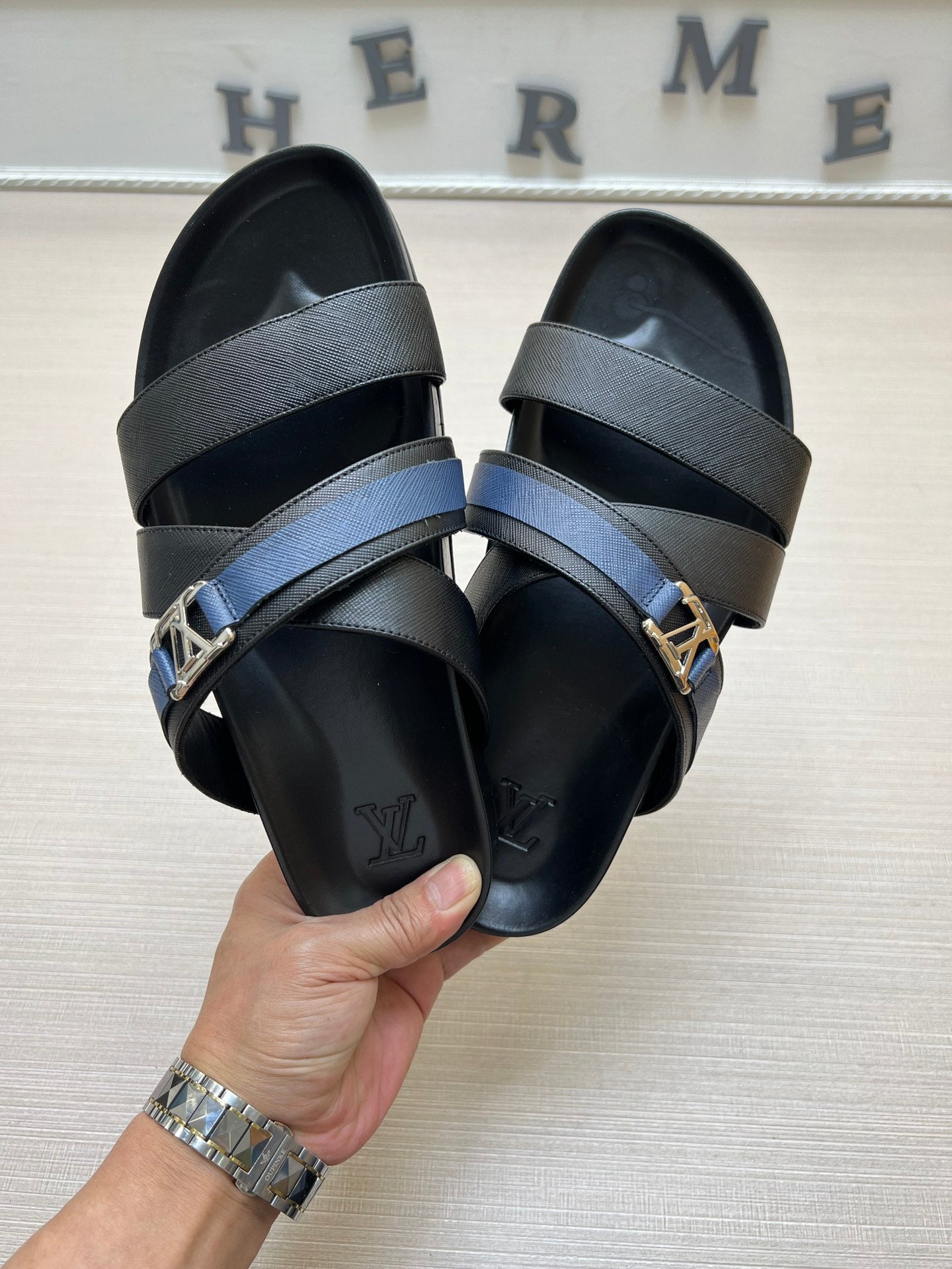 54E88Z    fashion  slippers