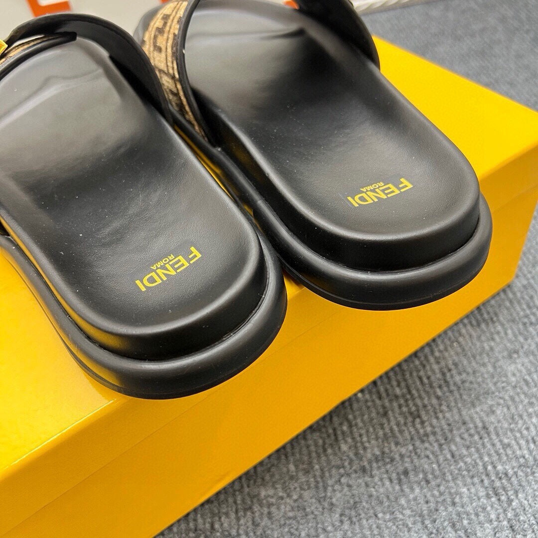 54F37Z  fashion slippers