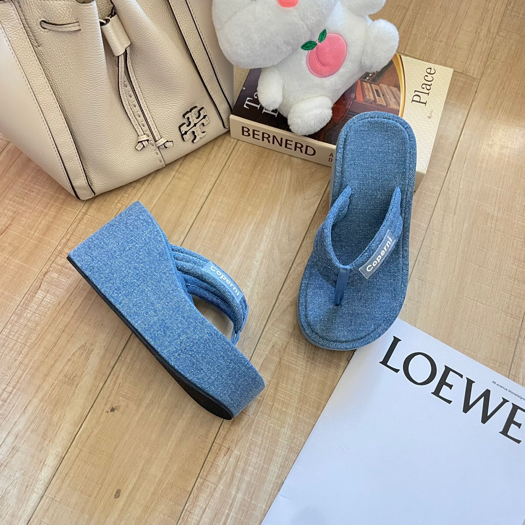 14A92Z  fashion Slippers