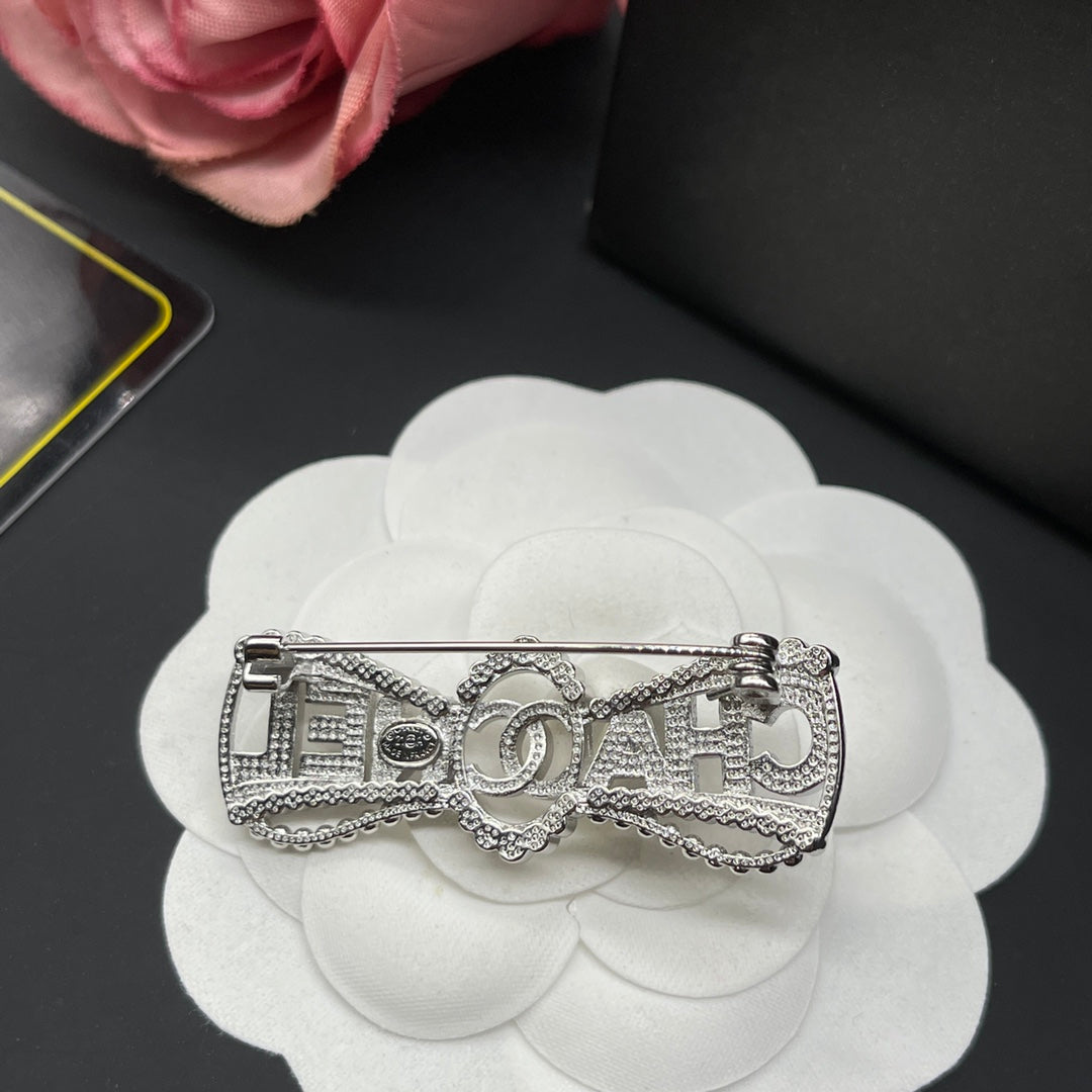 14C894X   Fashion Brooch