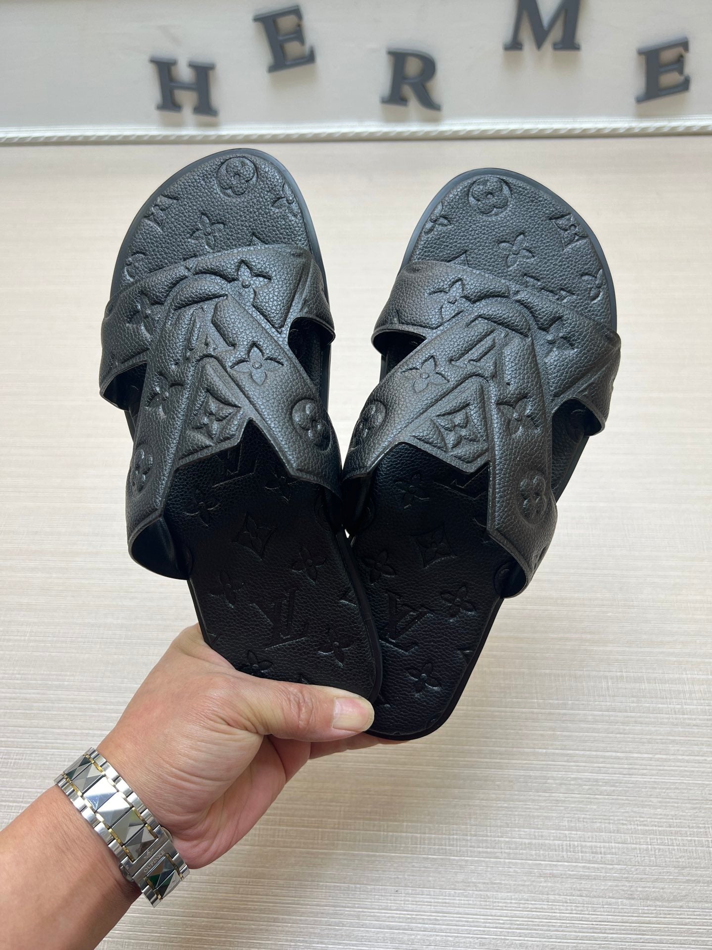 54E34Z  fashion slippers