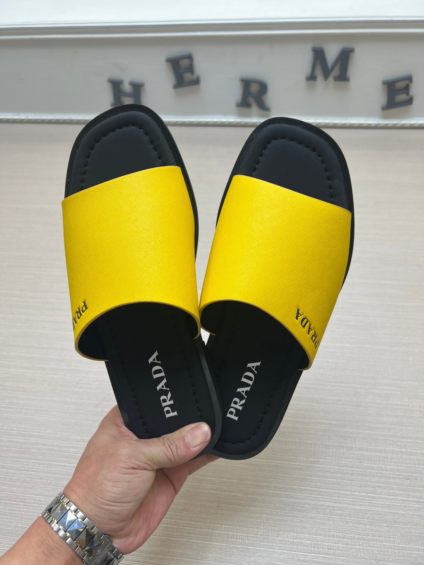 54PD75Z    fashion  slippers