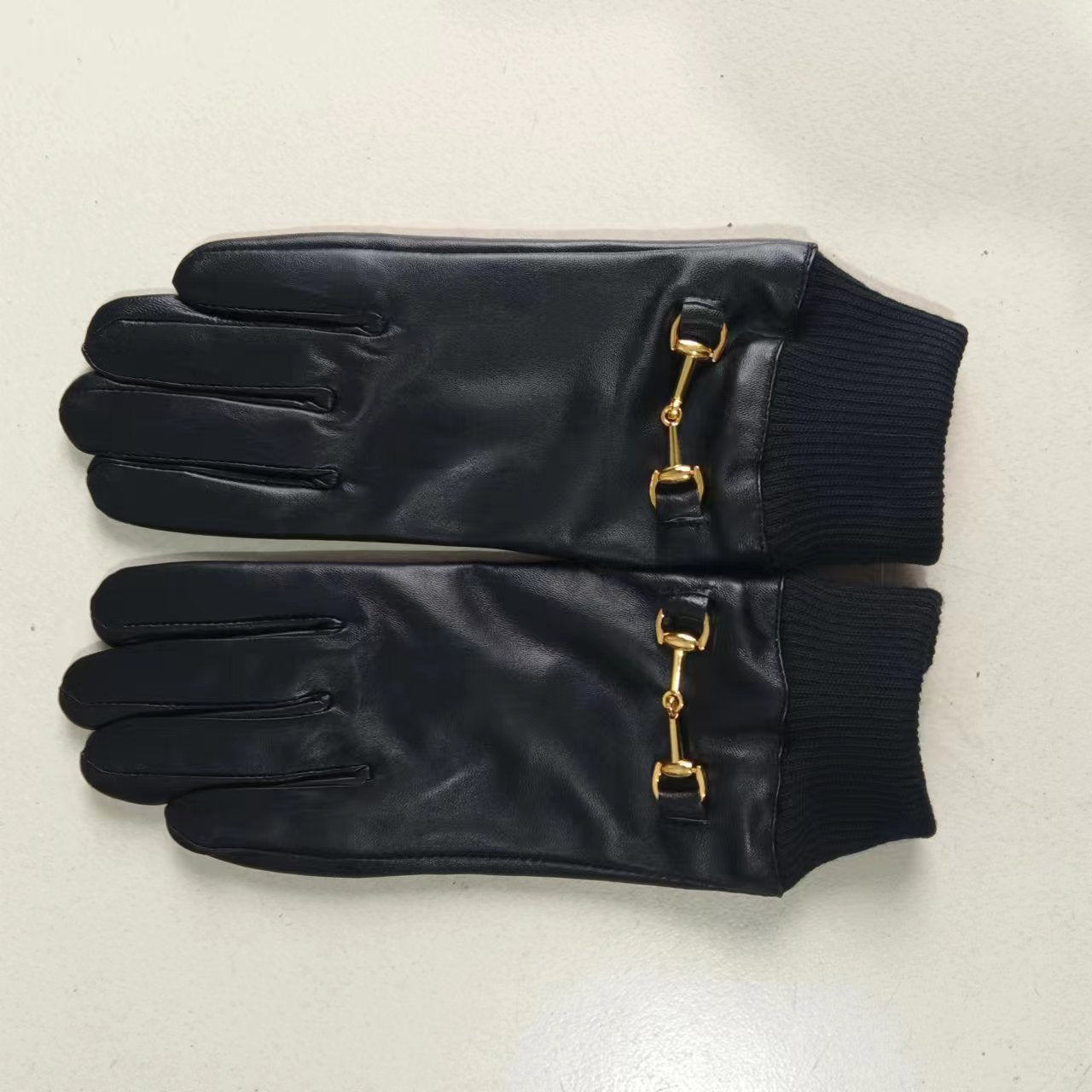 24A87S   Fashion gloves