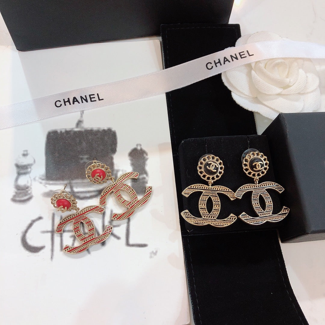 14C84E  Fashionable and high quality earrings