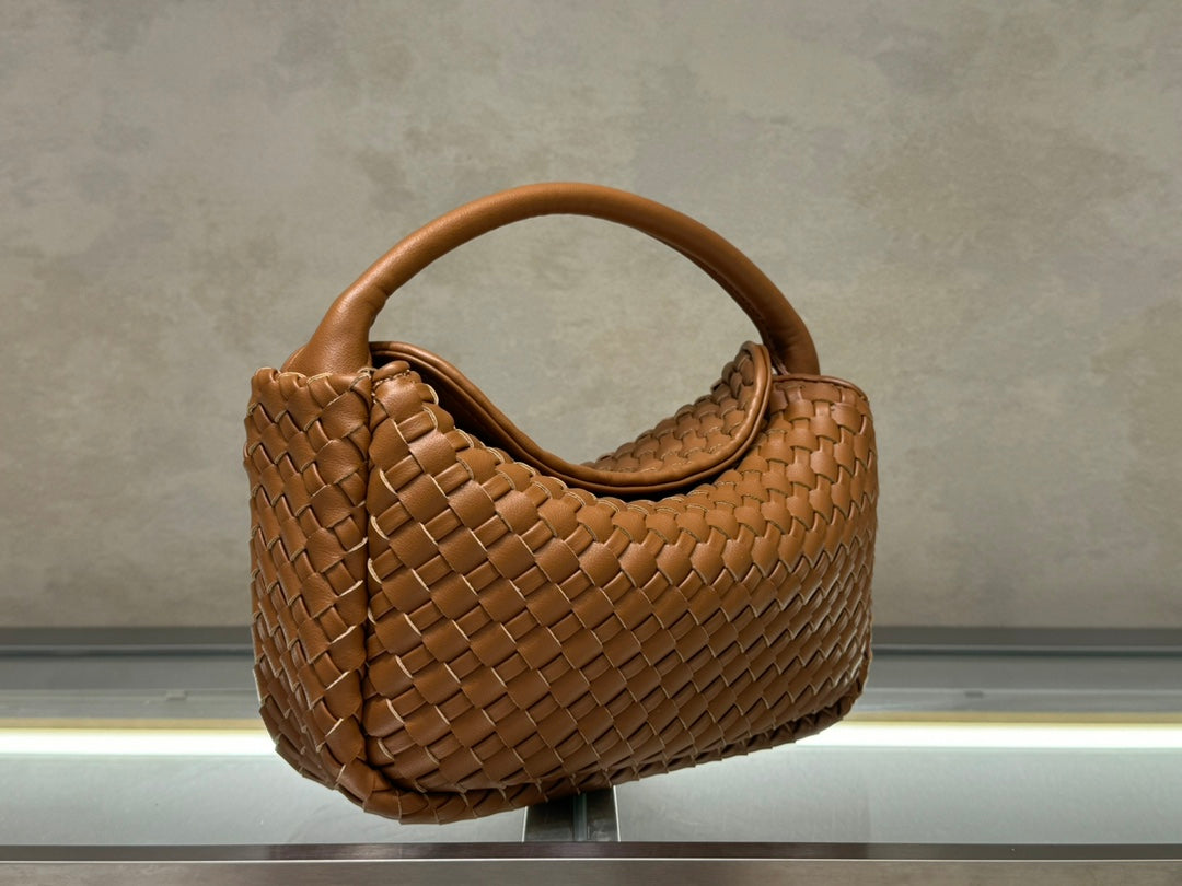 1XA83B (Fashionable leather bag )