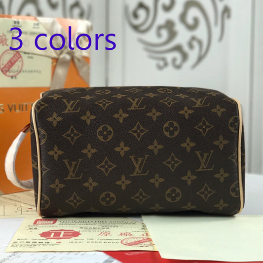 1E870B  Fashionable leather bag 