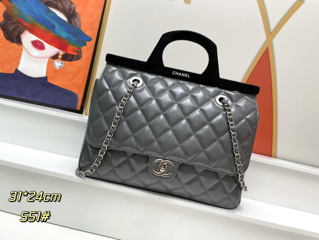 4XC3B  Fashionable leather bag 