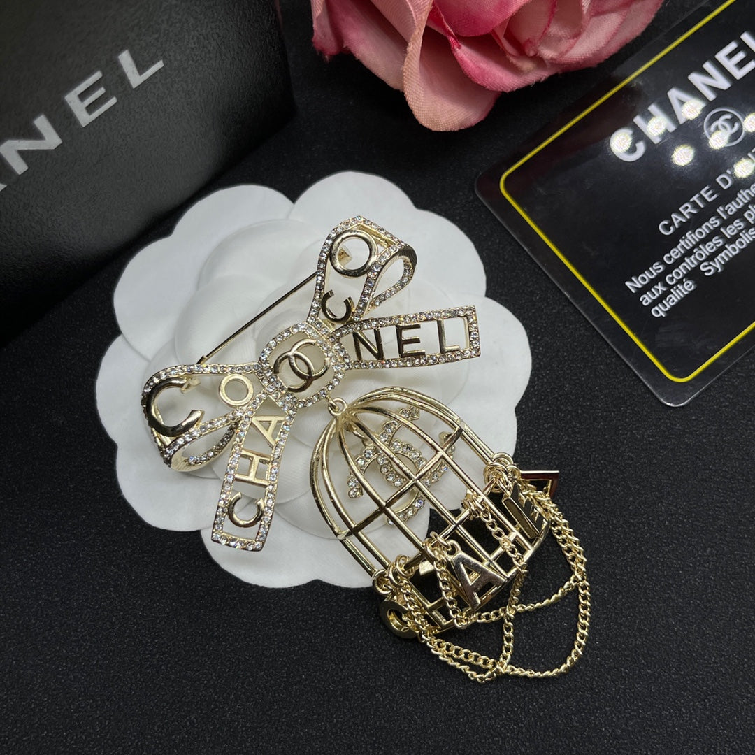 14C845X  Fashion Brooch