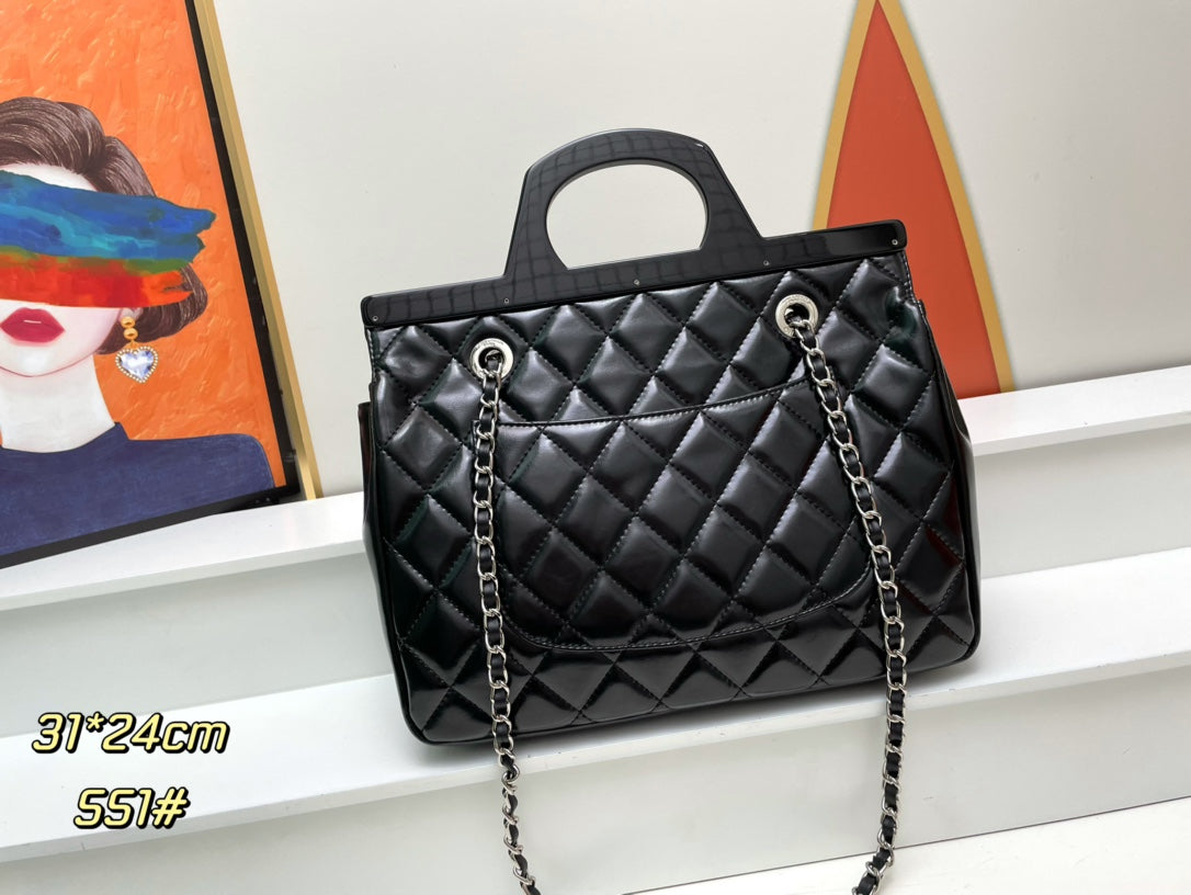 4XC3B  Fashionable leather bag 