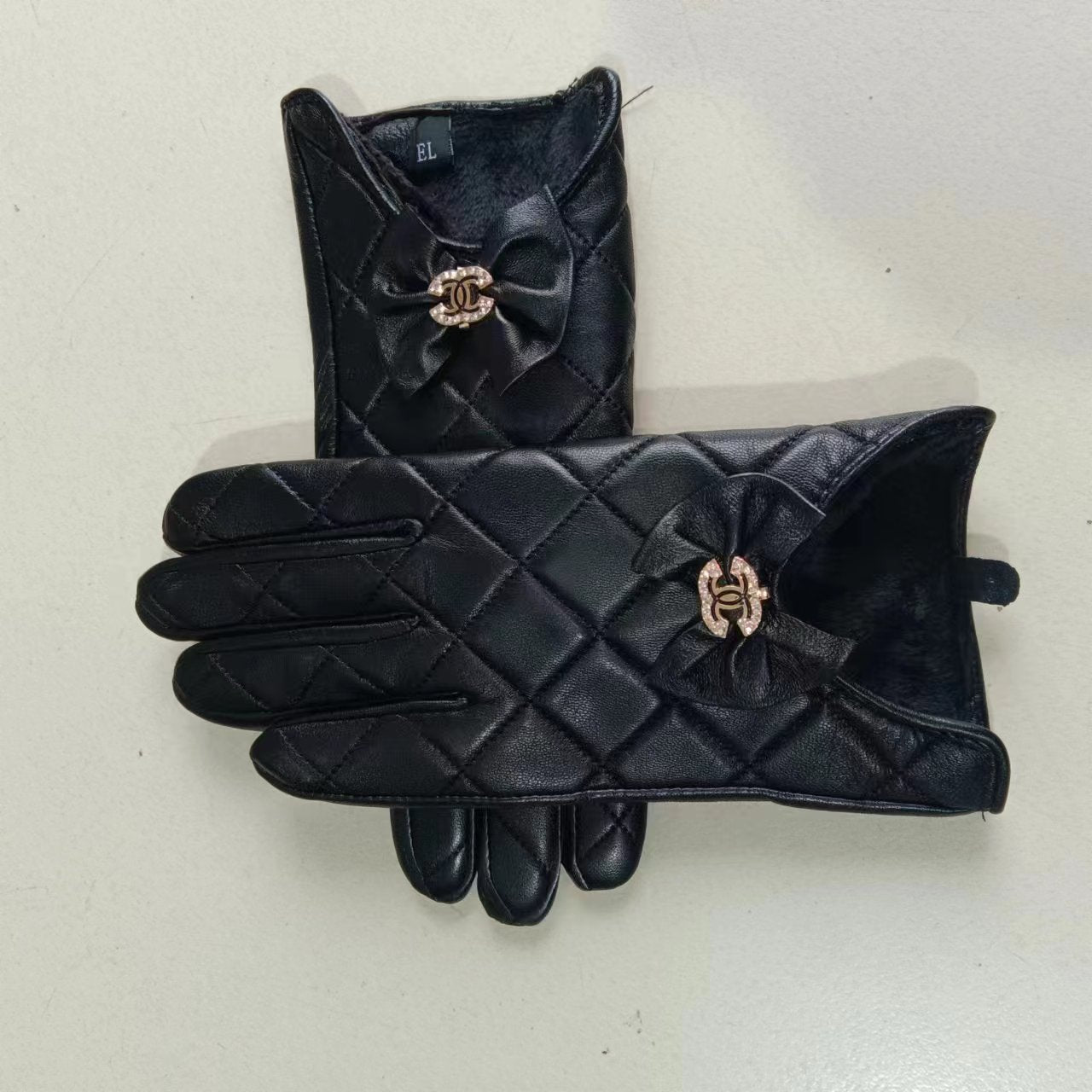 24C86S   Fashion gloves