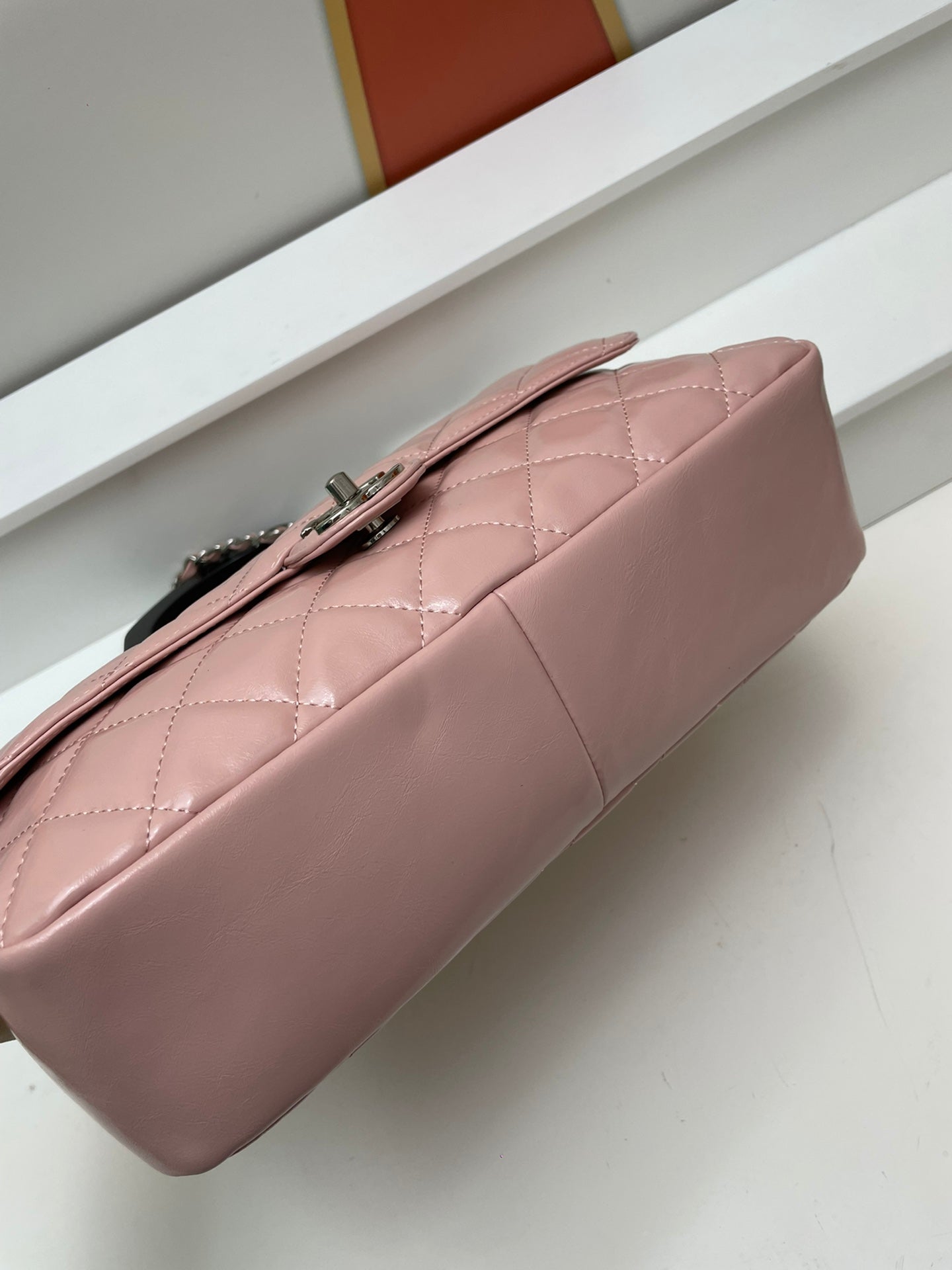 4XC3B  Fashionable leather bag 