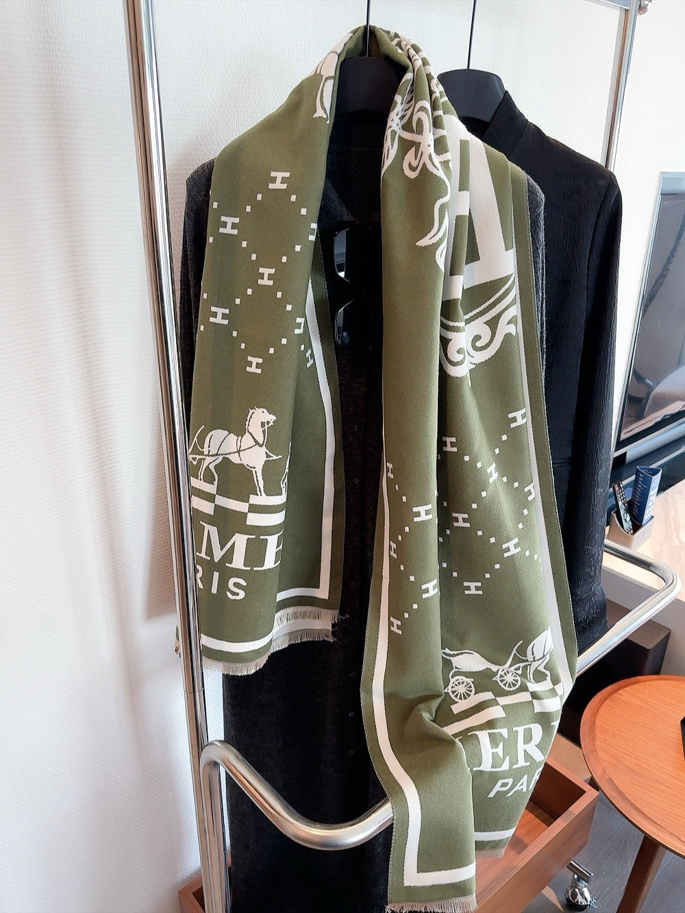 14H373W　Fashion scarves