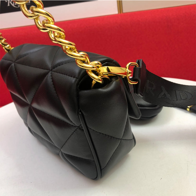 1PD03B   Fashionable leather bag 