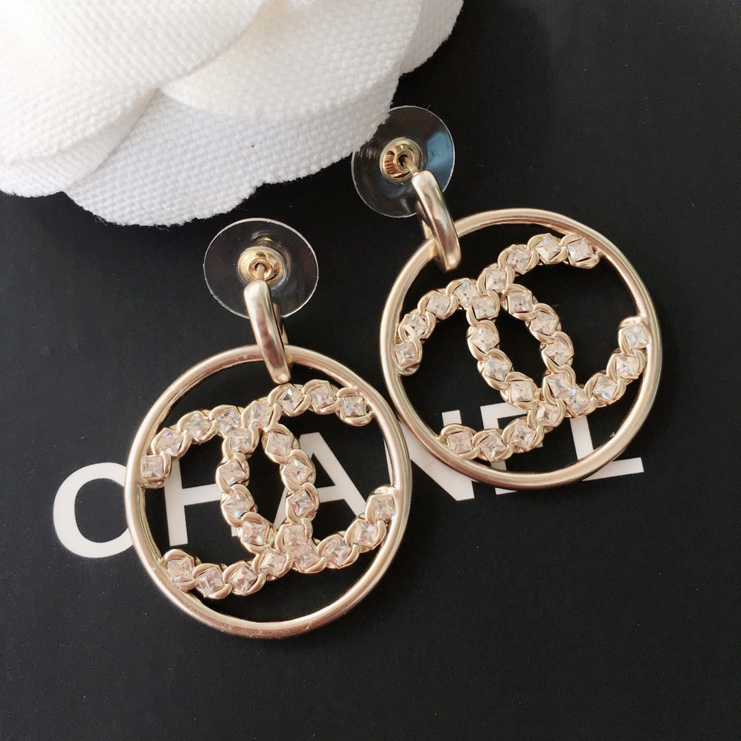 14C69E  Fashionable and high quality earrings