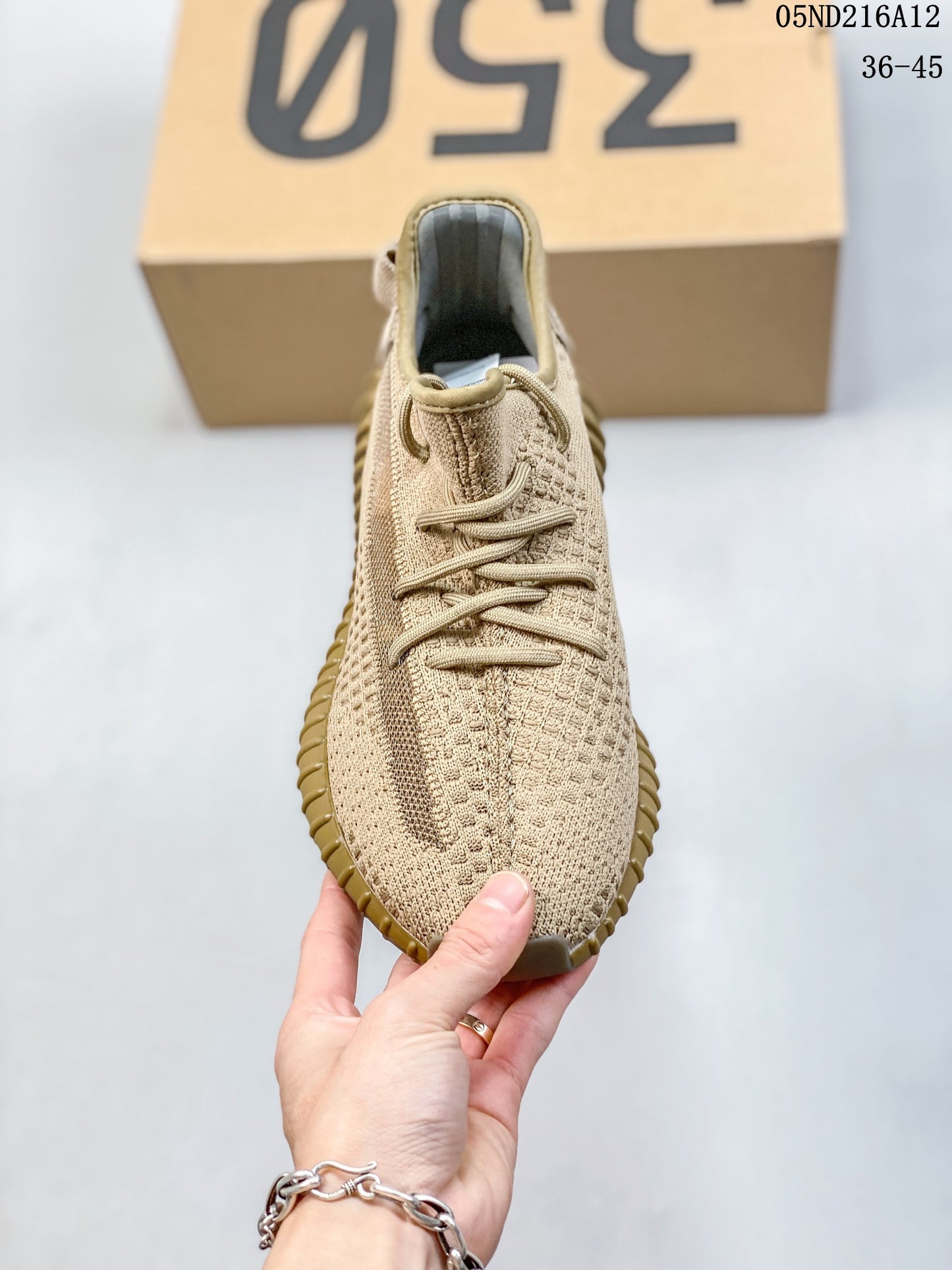 4YA69Z   Yeezy Fashion Sneakers (No Box, August-October Big Sale)