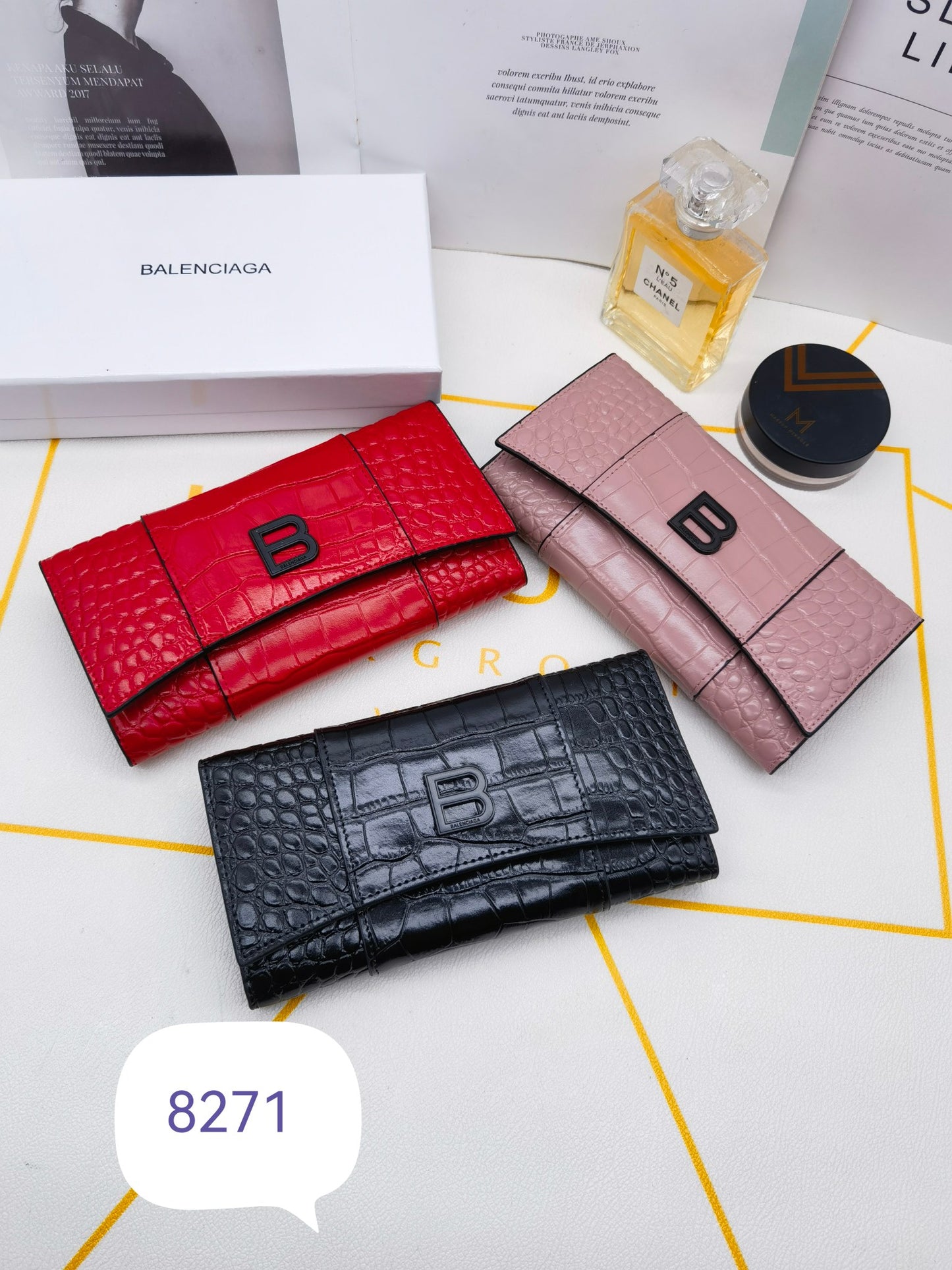 1XJ108B  Fashionable leather wallets