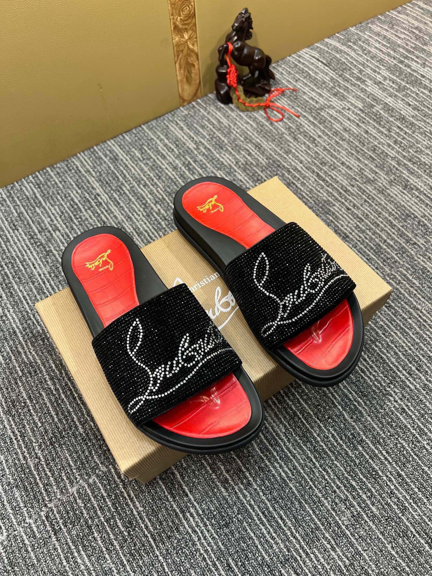 54A128Z  fashion  slippers