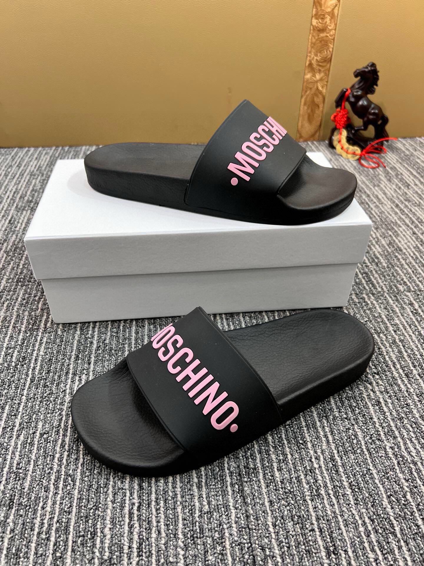 54A116Z   fashion slippers