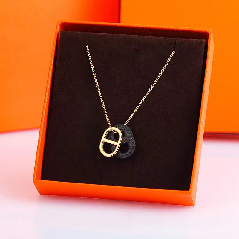 P4H9X Fashionable and high quality Necklaces