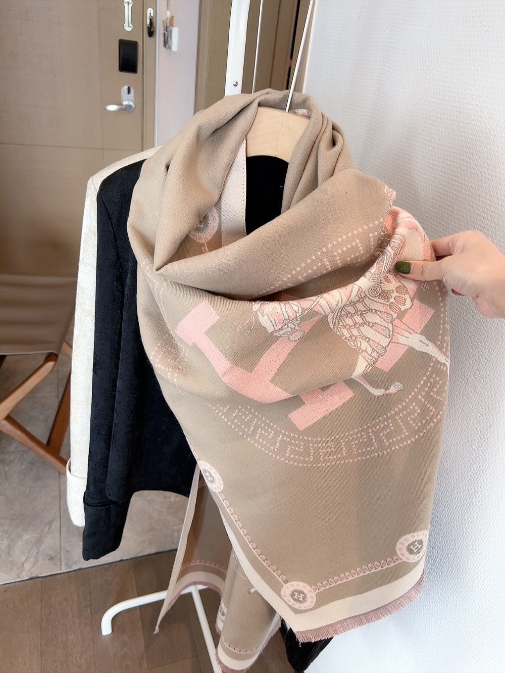 14H200W　 Fashion scarves