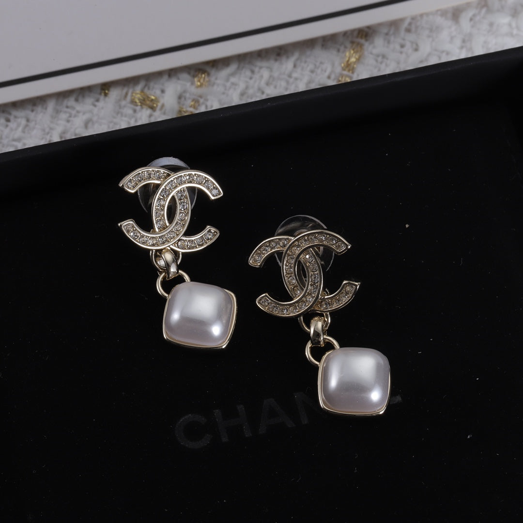 14C300E   Fashionable and high quality  Earrings