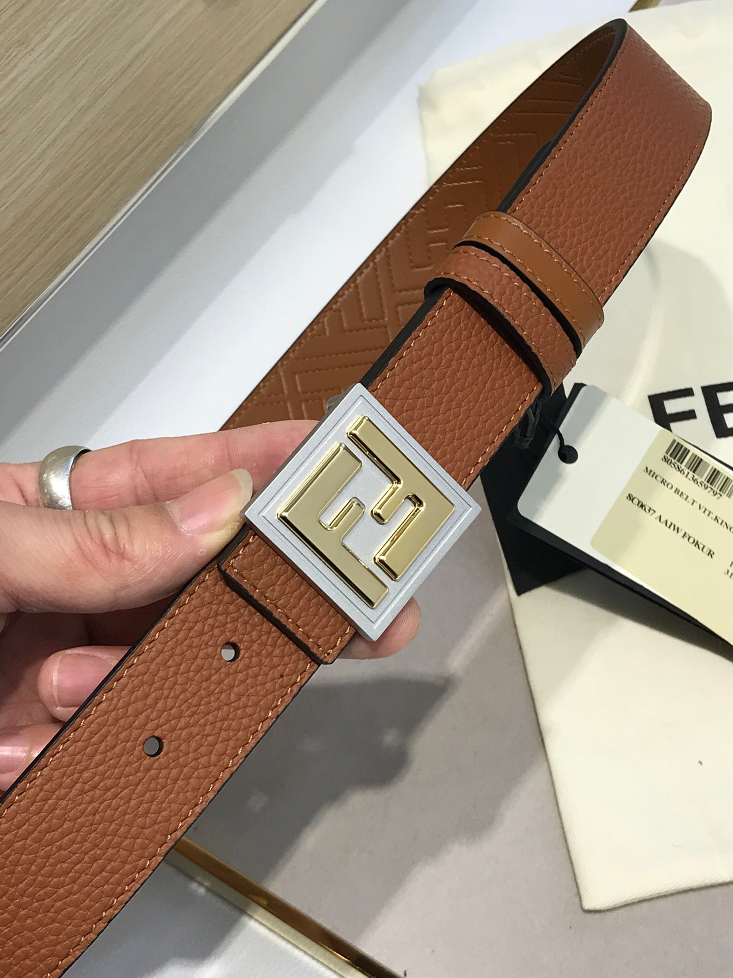 14F85P   (High quality leather belt With full package)