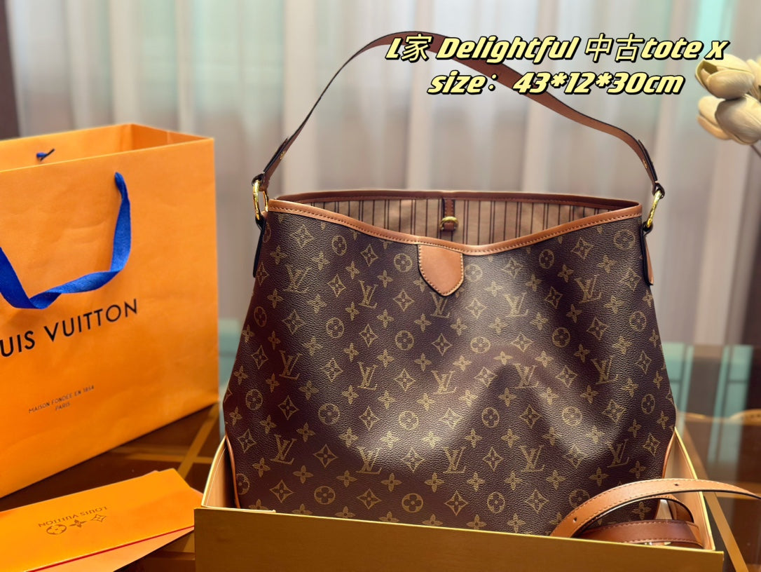 6XE213B (  Fashionable leather bag )