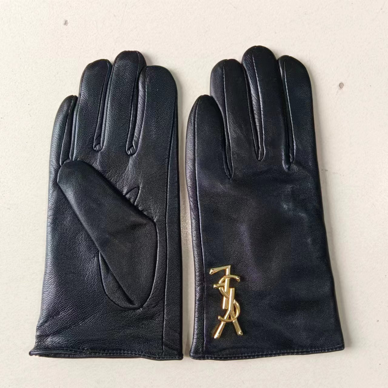 24SL85S   Fashion gloves