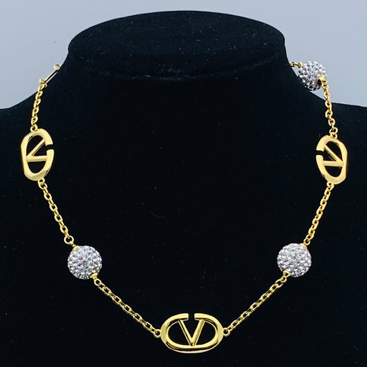 84VL82X  Fashionable and high quality Bracelets Necklaces