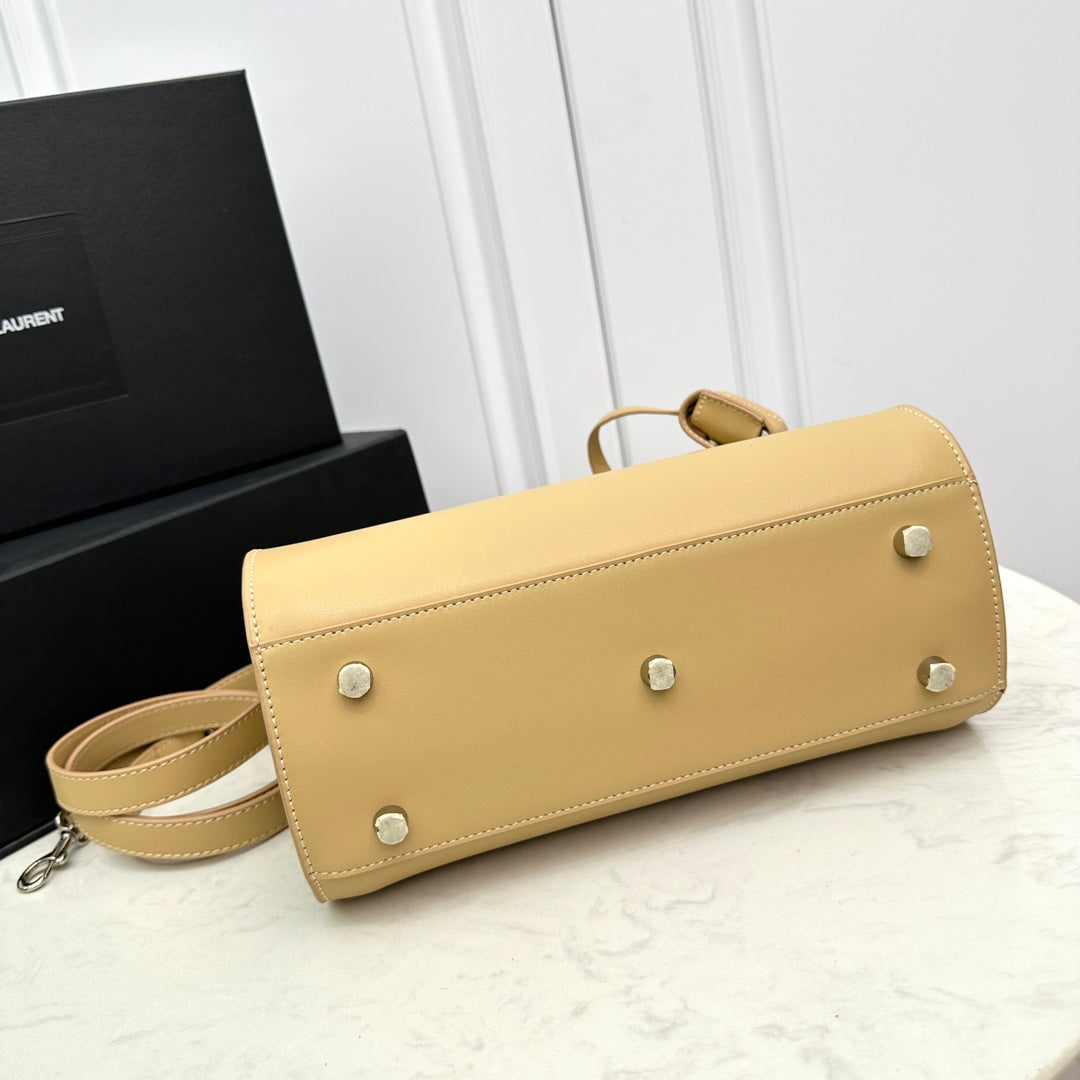 1XSL269B ( Fashionable leather bag )