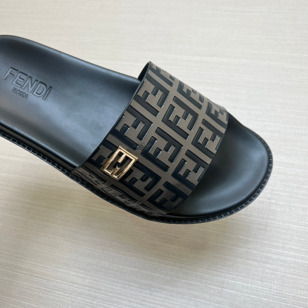 54F121Z   fashion  slippers